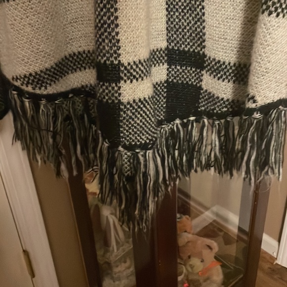 Fringe sweater - Picture 3 of 4